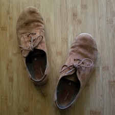 100% Leather Walking Shoe